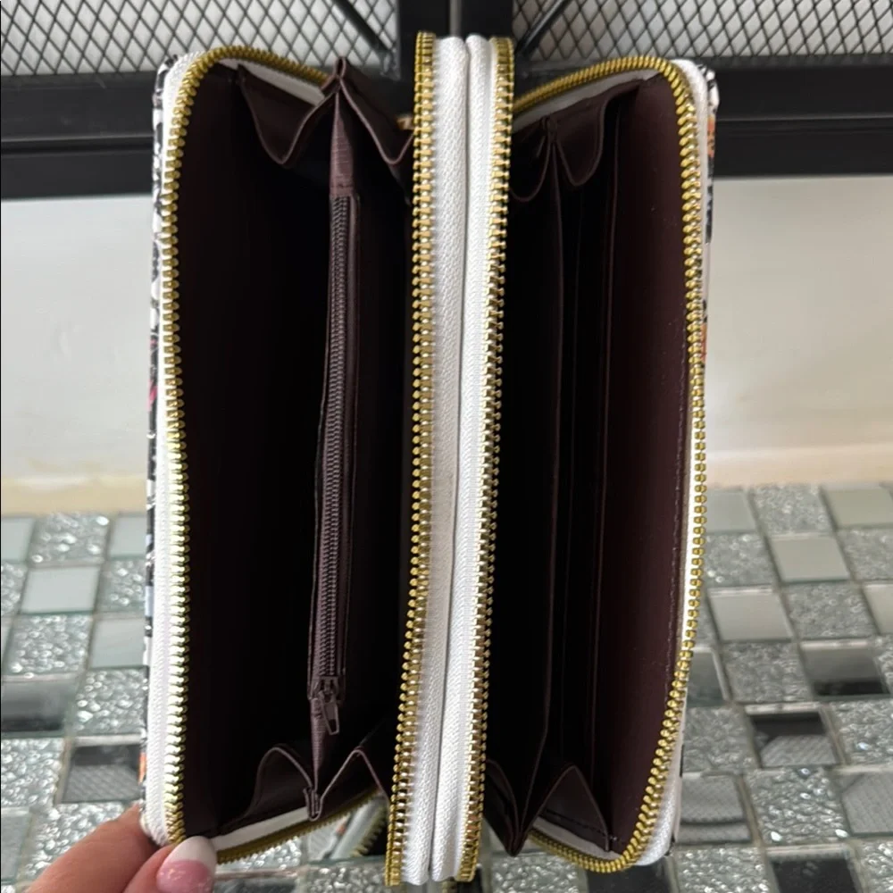 🦋 Blush Kiss Butterfly Wristlet Wallet – Chic & Functional! 🦋 - Picture 6 of 10